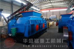 大型2PGY1510液壓對輥破碎機發往湖南省十堰市 